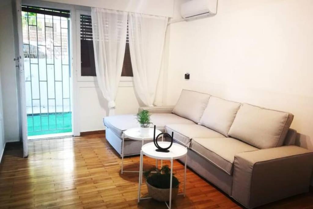 With Private Patio Apartment *