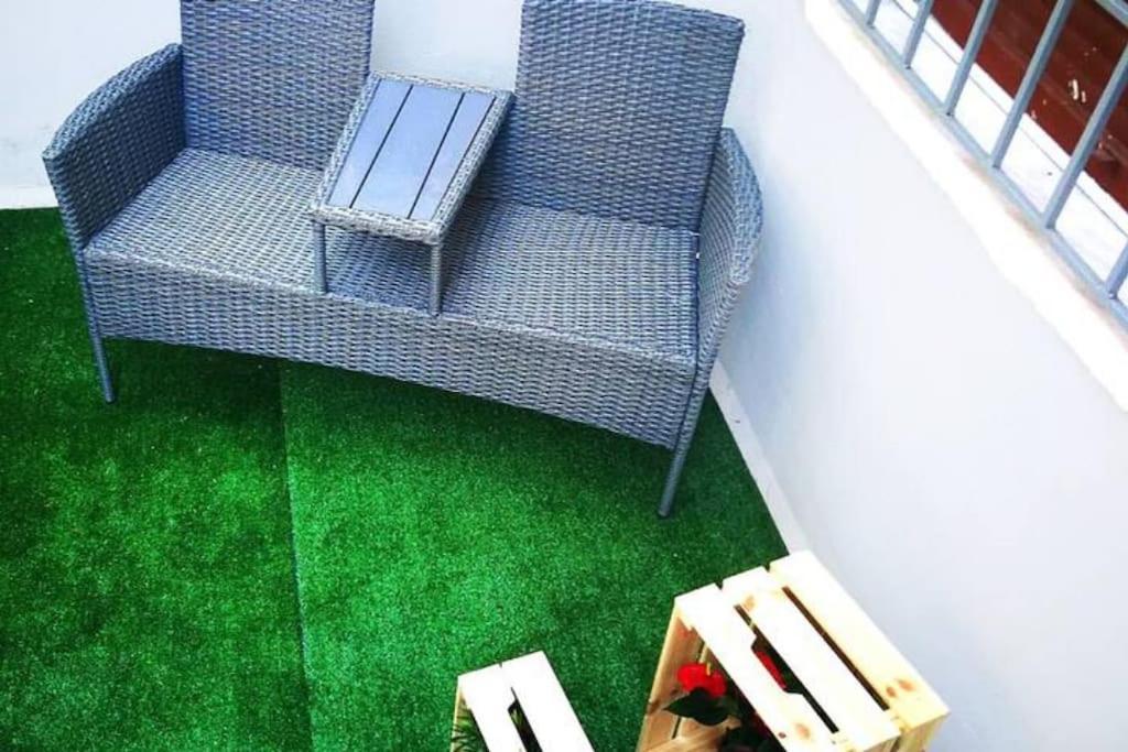 With Private Patio Apartment *