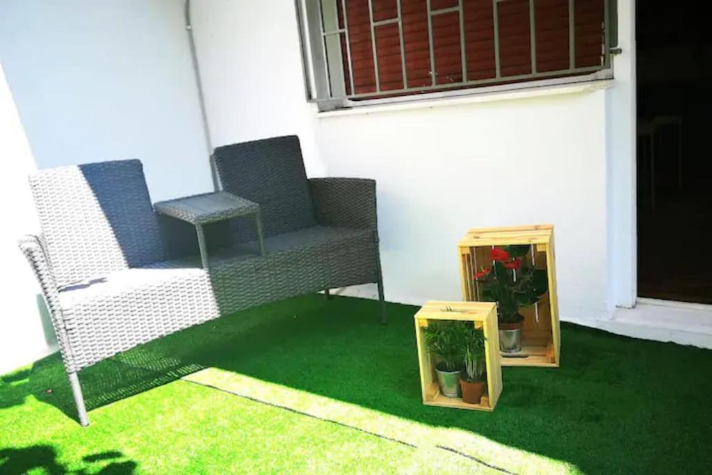 With Private Patio Apartment *