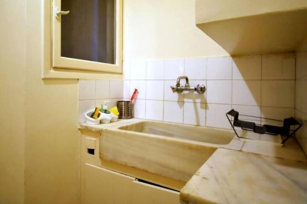 Apartment With Private Patio Athens